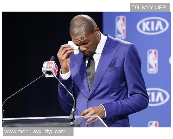 KD分享赛季波动心路历程强调团队团结与积极情绪的重要性